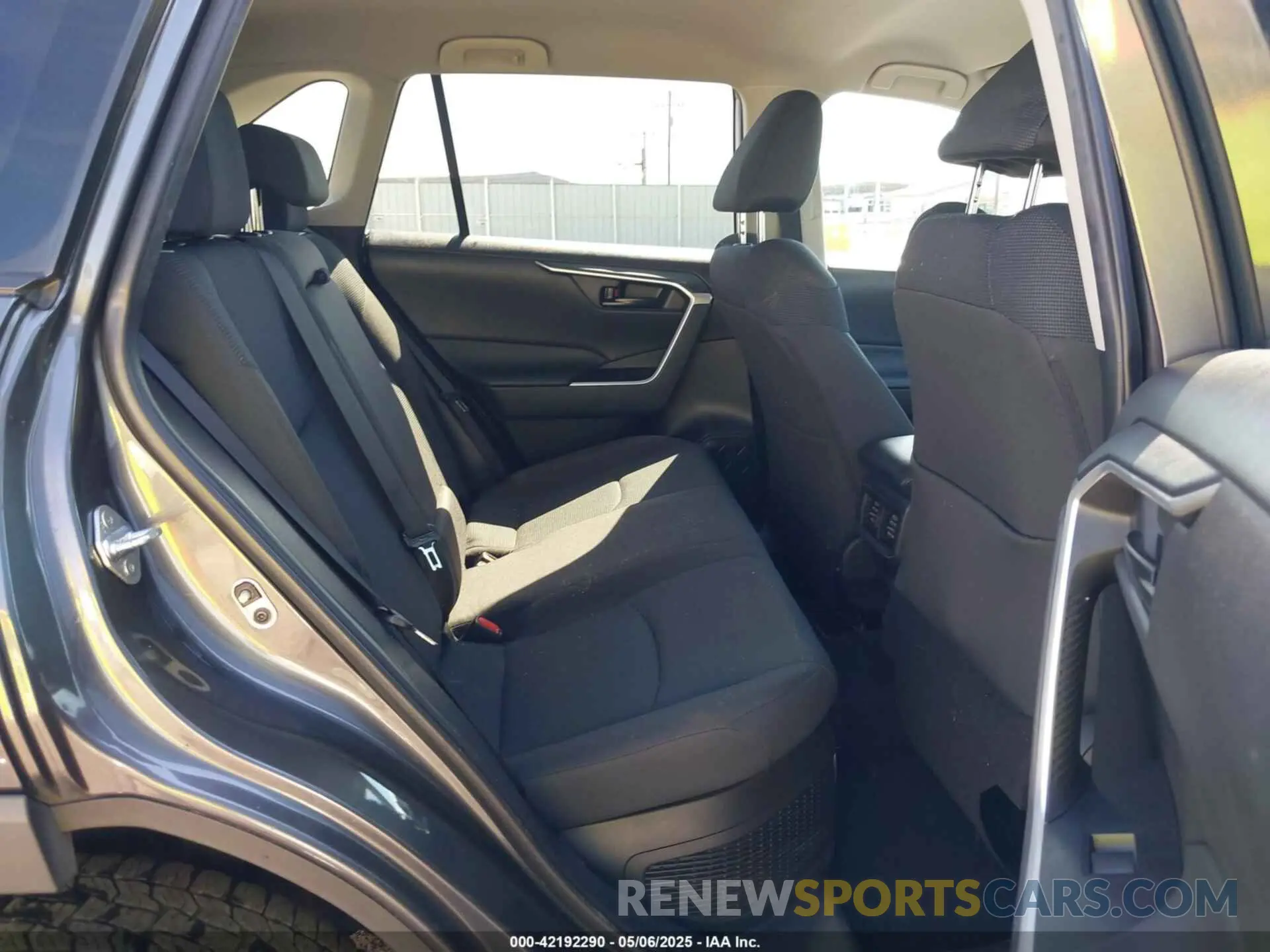 8 Фотография поврежденного автомобиля 4T3LWRFV4NU068095 TOYOTA RAV4 HYBRID 2022