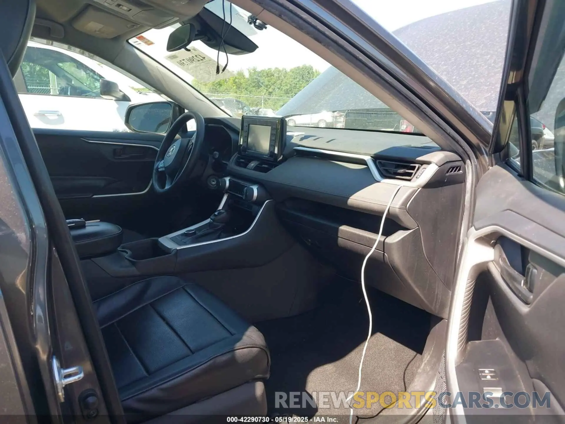 5 Photograph of a damaged car 4T3MWRFV7NU072226 TOYOTA RAV4 HYBRID 2022