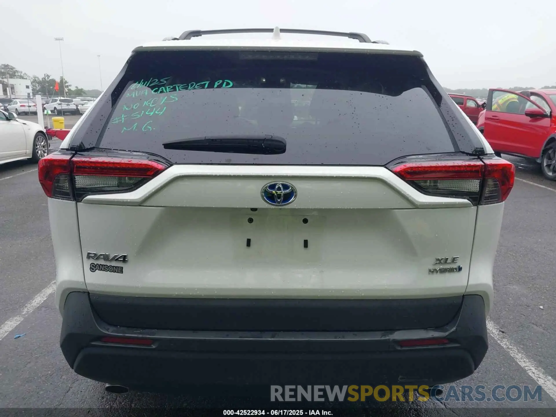 16 Photograph of a damaged car 4T3RWRFV0NU055144 TOYOTA RAV4 HYBRID 2022