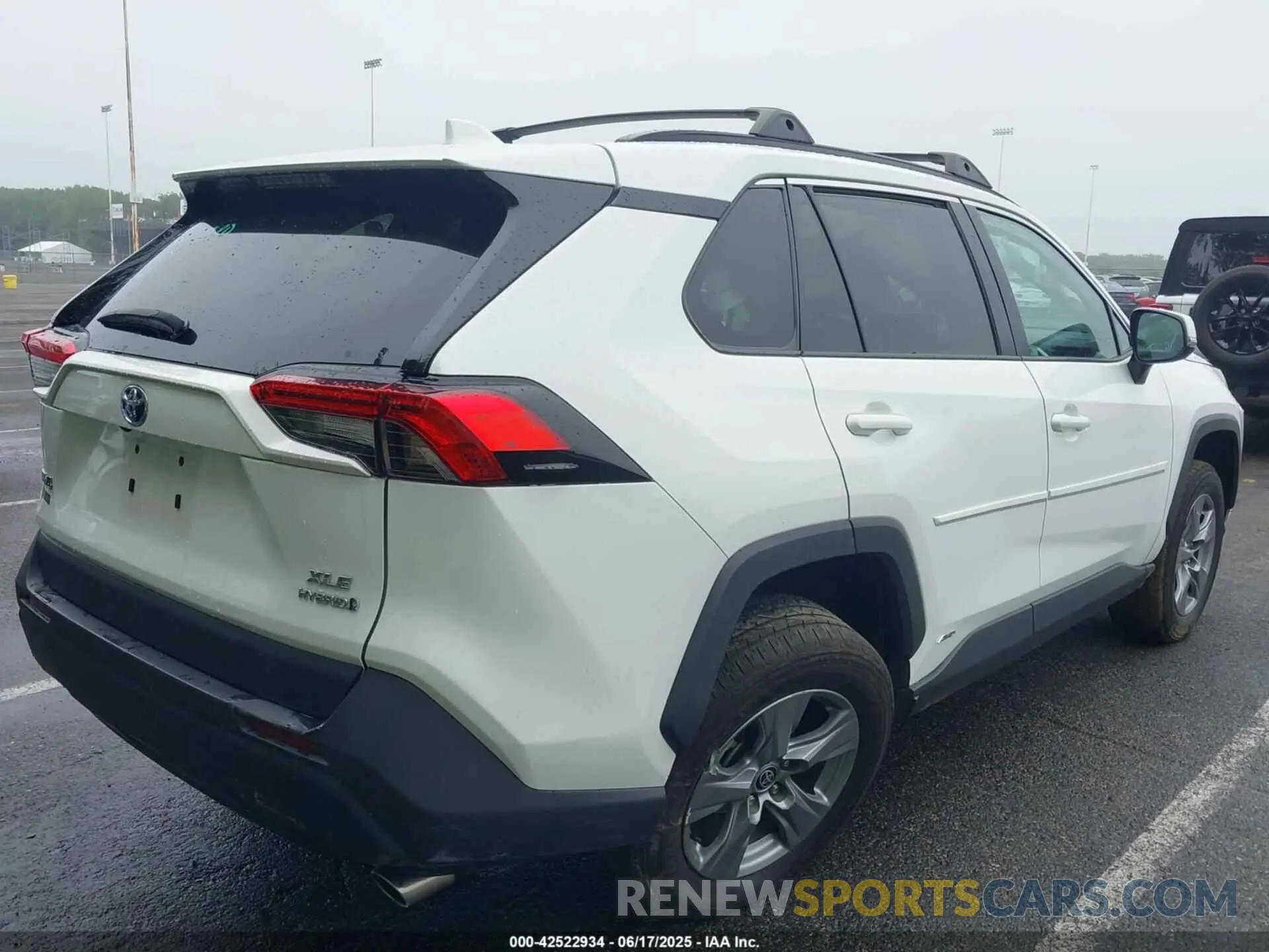 4 Photograph of a damaged car 4T3RWRFV0NU055144 TOYOTA RAV4 HYBRID 2022