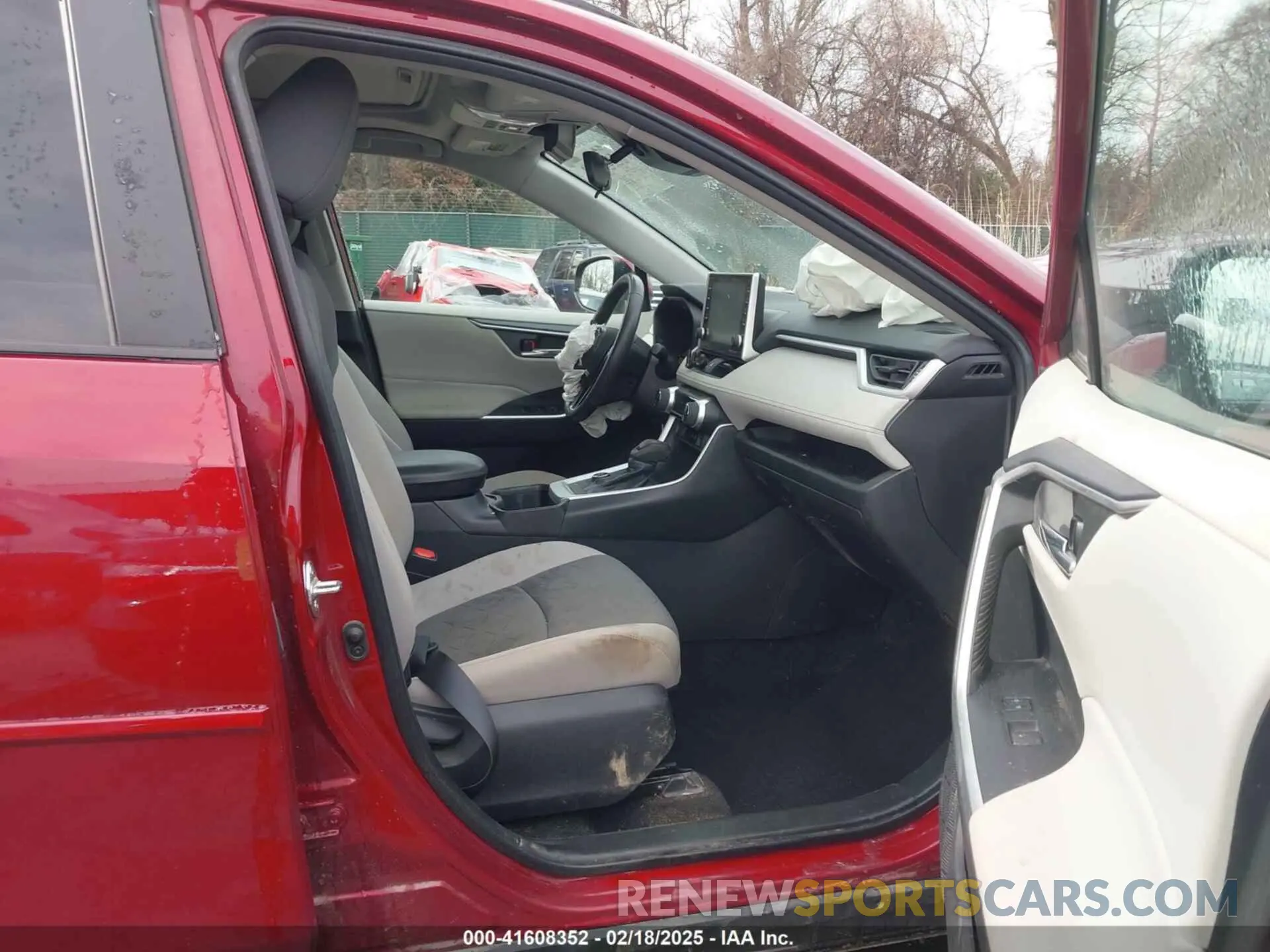 5 Photograph of a damaged car 4T3RWRFV1NU059879 TOYOTA RAV4 HYBRID 2022