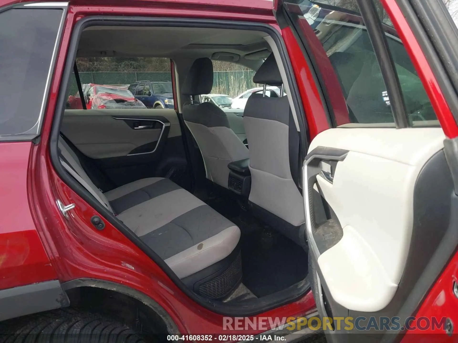8 Photograph of a damaged car 4T3RWRFV1NU059879 TOYOTA RAV4 HYBRID 2022