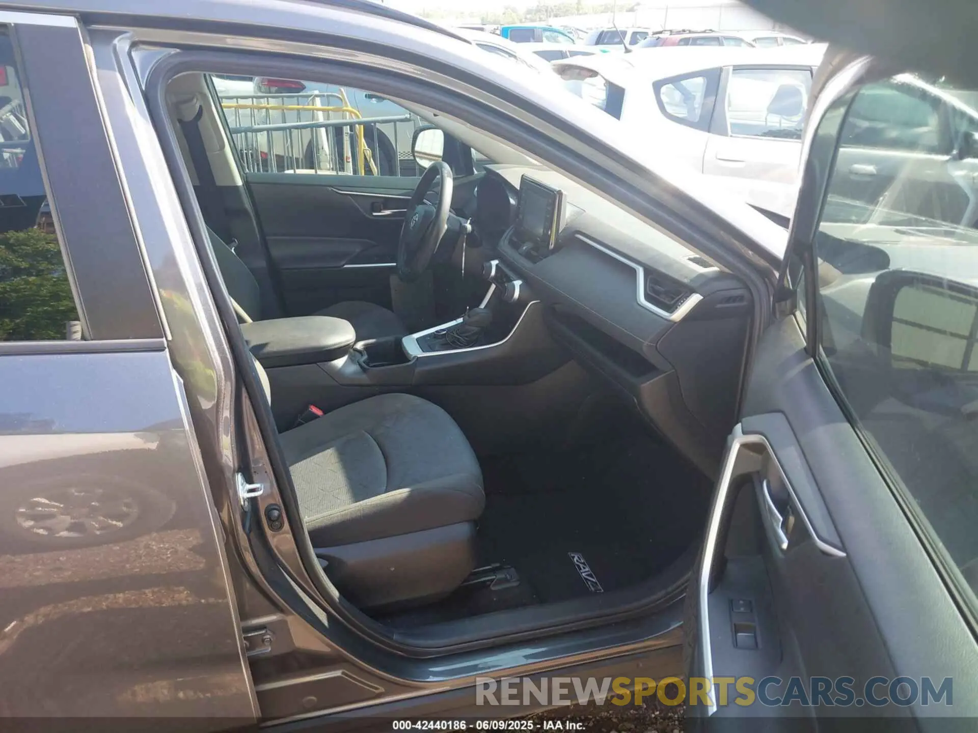 5 Фотография поврежденного автомобиля 4T3RWRFV2NU050687 TOYOTA RAV4 HYBRID 2022