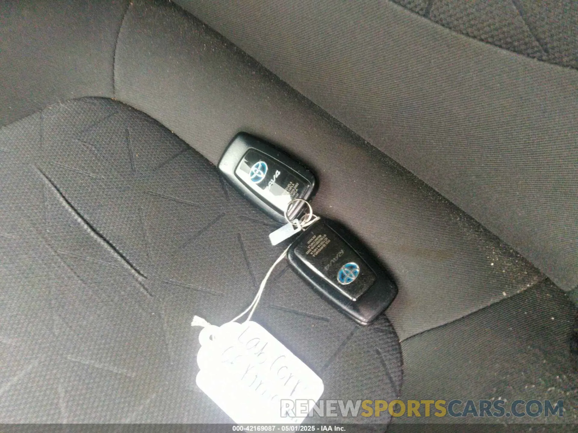 11 Photograph of a damaged car 4T3RWRFV3NU050617 TOYOTA RAV4 HYBRID 2022