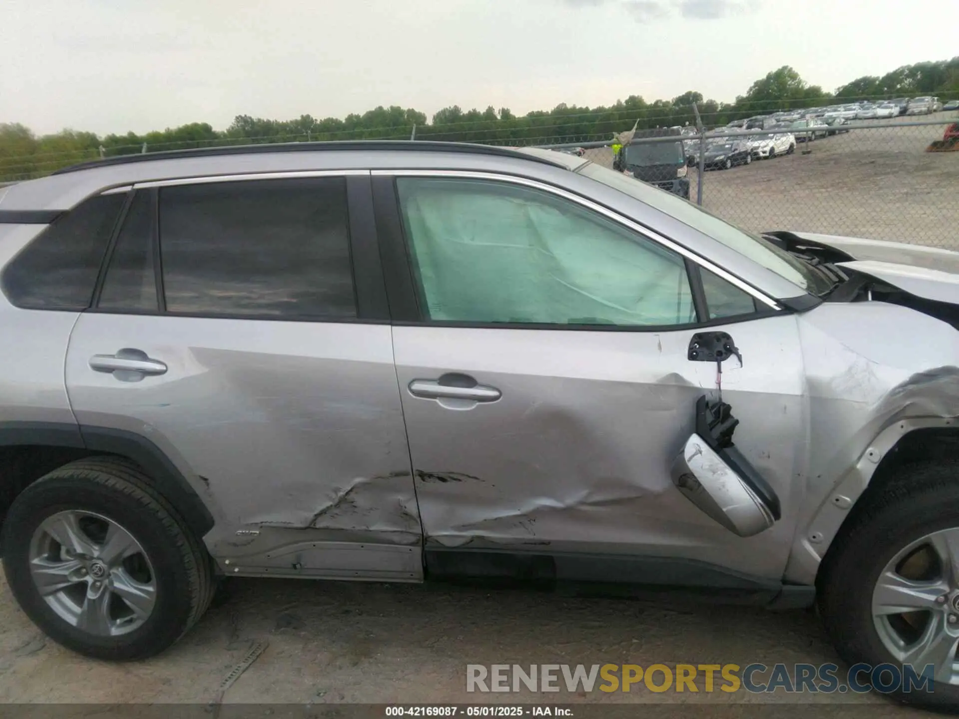 13 Photograph of a damaged car 4T3RWRFV3NU050617 TOYOTA RAV4 HYBRID 2022
