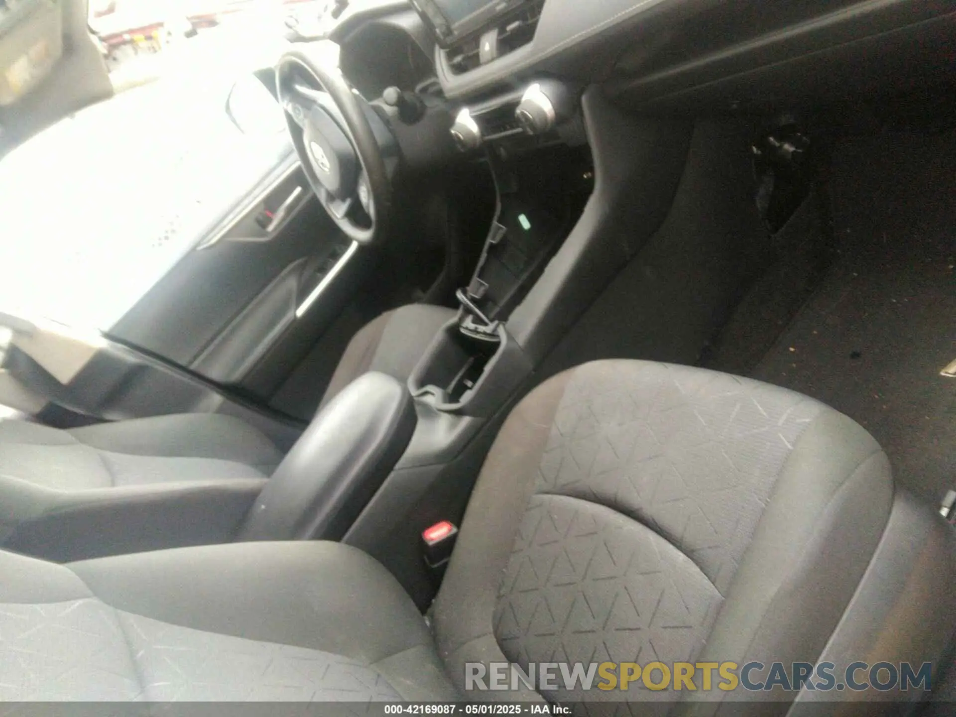 5 Photograph of a damaged car 4T3RWRFV3NU050617 TOYOTA RAV4 HYBRID 2022