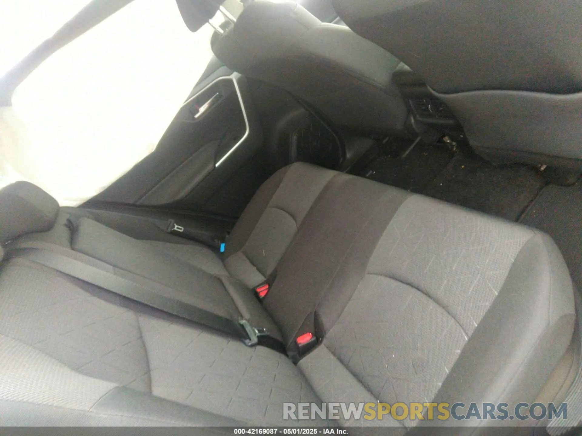 8 Photograph of a damaged car 4T3RWRFV3NU050617 TOYOTA RAV4 HYBRID 2022