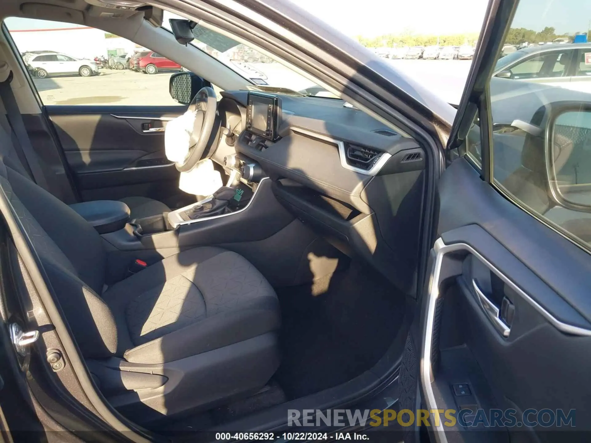 5 Photograph of a damaged car 4T3RWRFV3NU056658 TOYOTA RAV4 HYBRID 2022