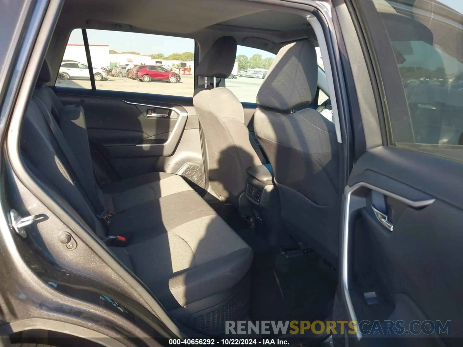 8 Photograph of a damaged car 4T3RWRFV3NU056658 TOYOTA RAV4 HYBRID 2022