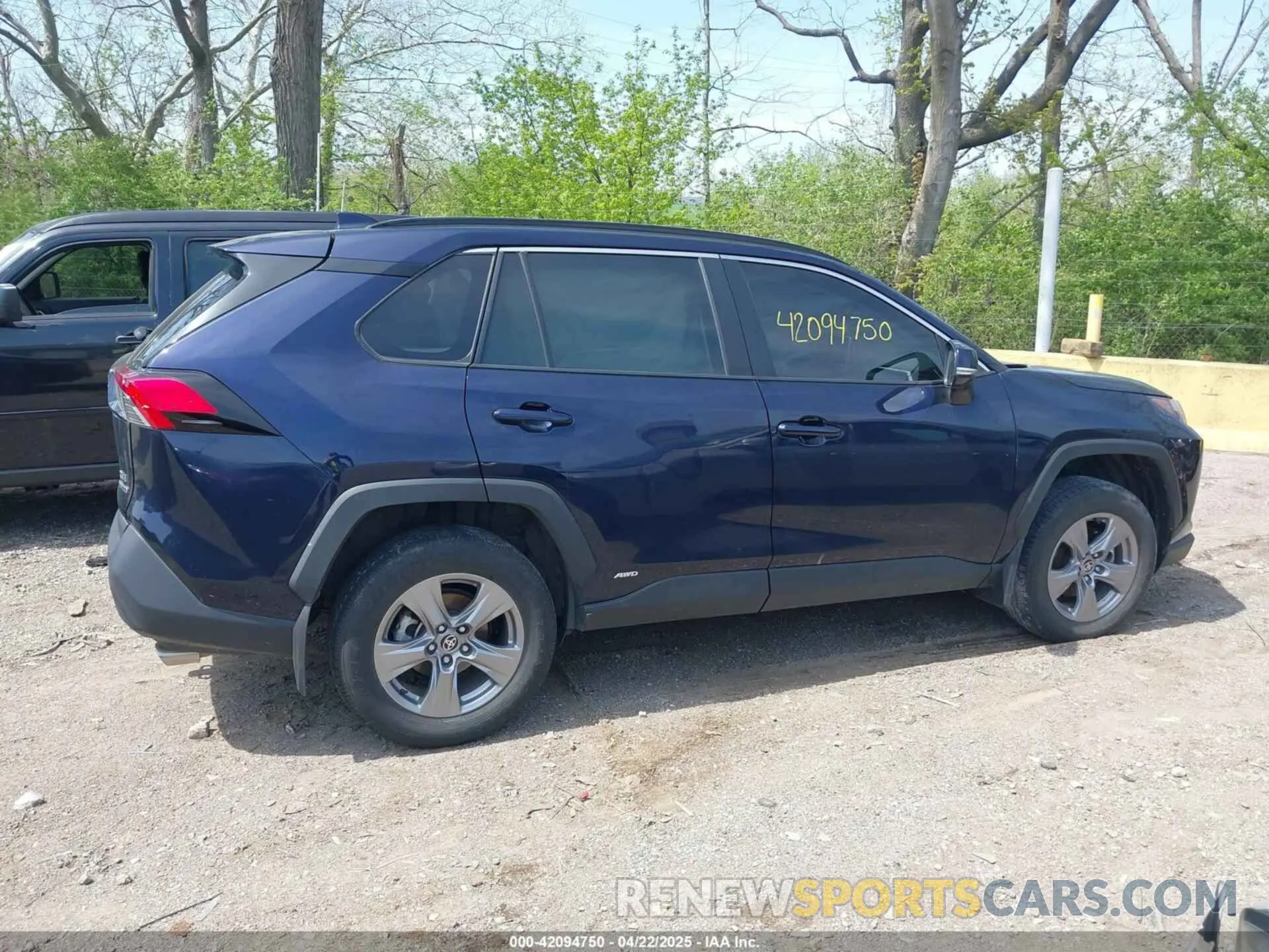 13 Photograph of a damaged car 4T3RWRFV3NU064582 TOYOTA RAV4 HYBRID 2022