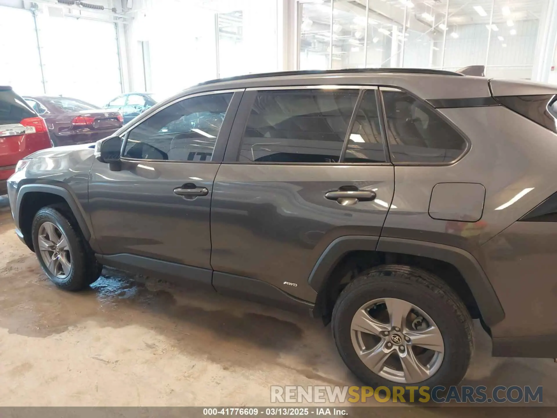 14 Photograph of a damaged car 4T3RWRFV4NU059035 TOYOTA RAV4 HYBRID 2022