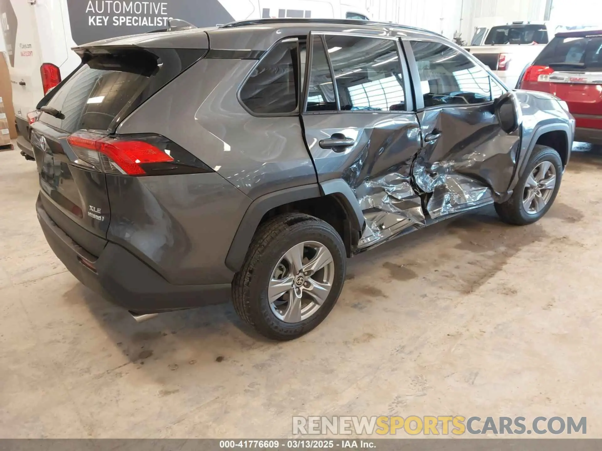 4 Photograph of a damaged car 4T3RWRFV4NU059035 TOYOTA RAV4 HYBRID 2022