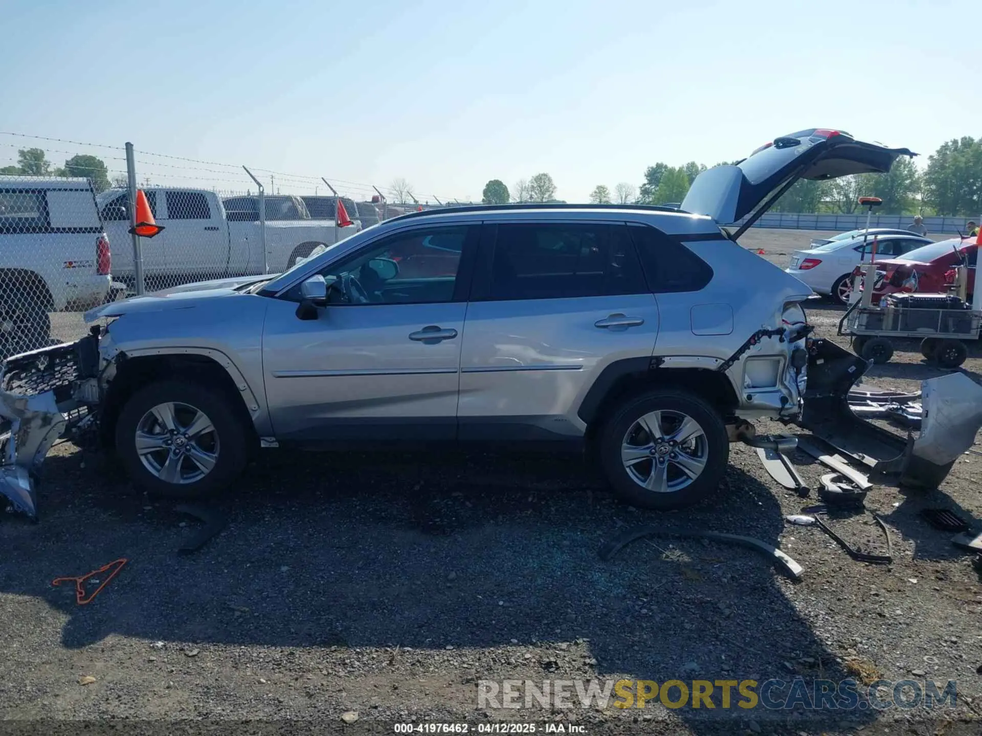 15 Photograph of a damaged car 4T3RWRFV5NU059870 TOYOTA RAV4 HYBRID 2022