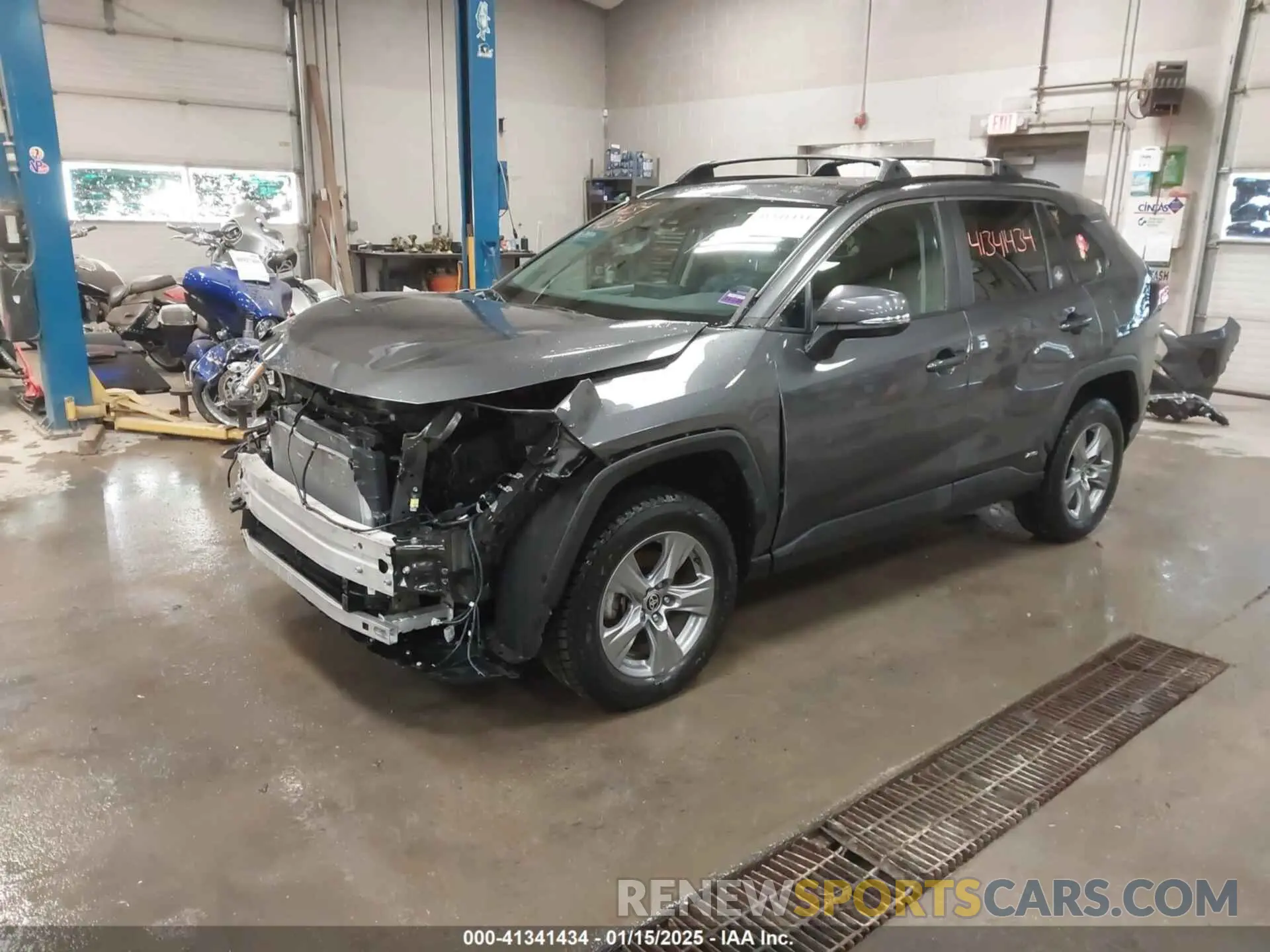 2 Фотография поврежденного автомобиля 4T3RWRFV5NU060839 TOYOTA RAV4 HYBRID 2022