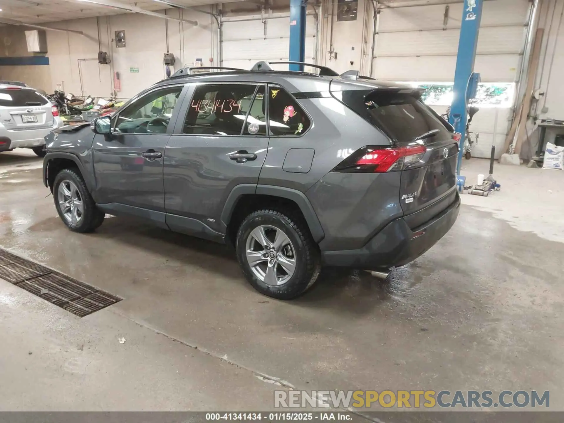 3 Фотография поврежденного автомобиля 4T3RWRFV5NU060839 TOYOTA RAV4 HYBRID 2022