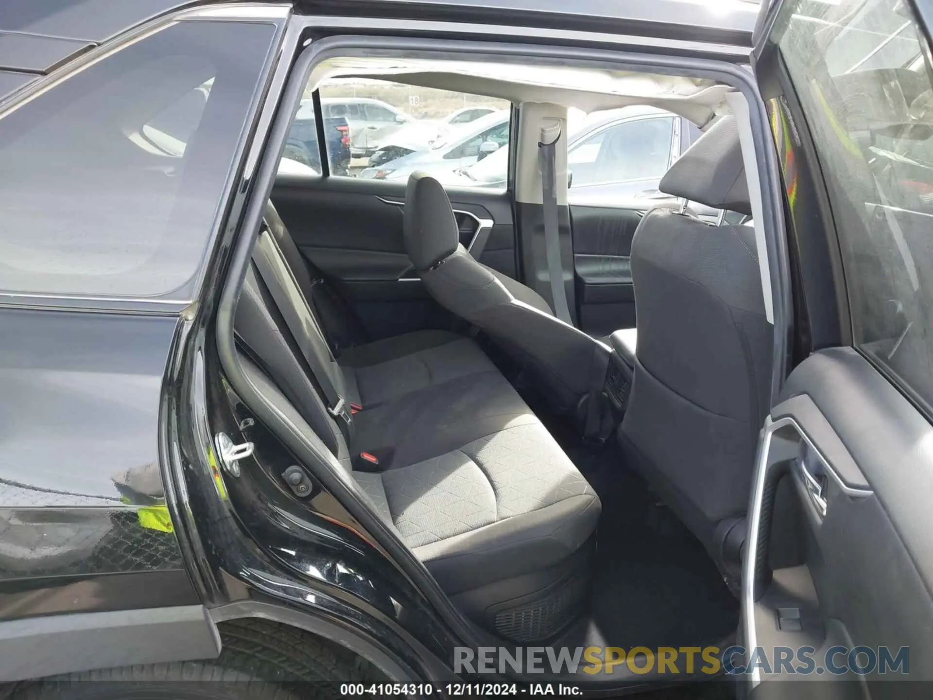 8 Photograph of a damaged car 4T3RWRFV5NU061358 TOYOTA RAV4 HYBRID 2022