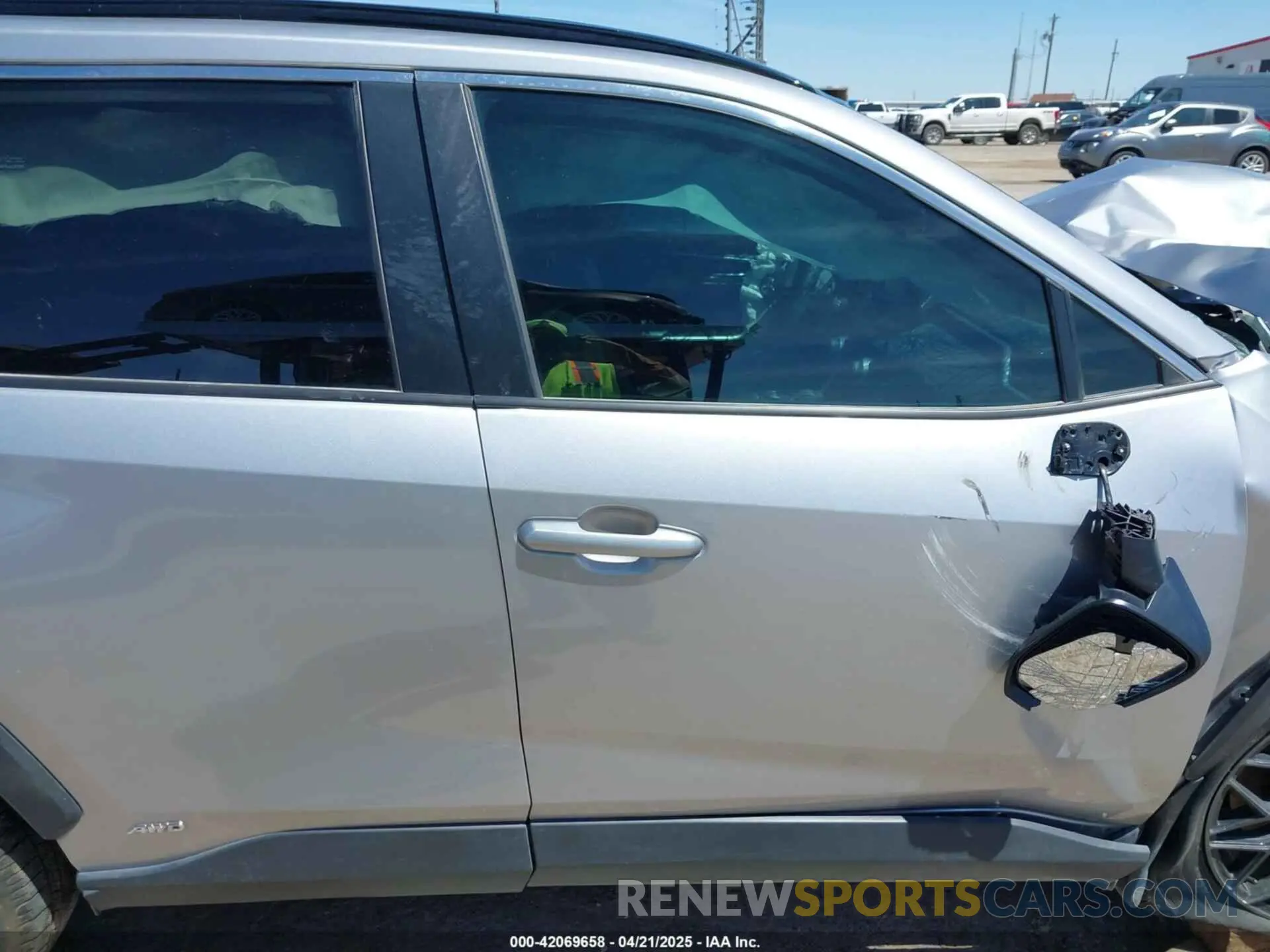 12 Photograph of a damaged car 4T3RWRFV5NU064924 TOYOTA RAV4 HYBRID 2022