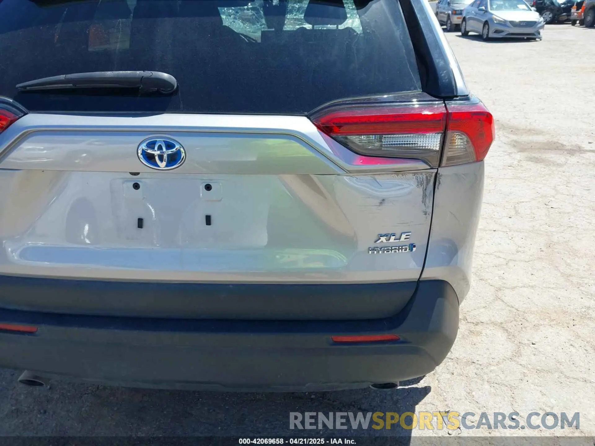 16 Photograph of a damaged car 4T3RWRFV5NU064924 TOYOTA RAV4 HYBRID 2022