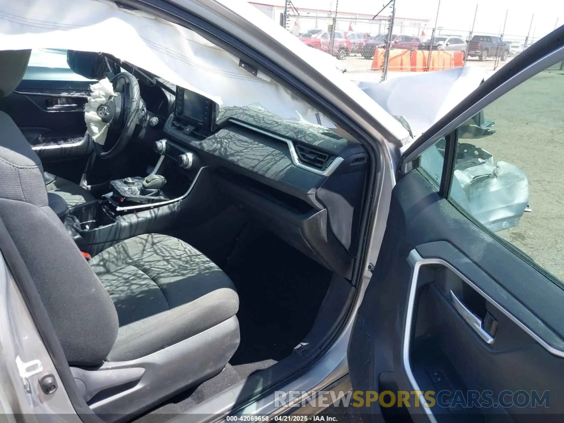 5 Photograph of a damaged car 4T3RWRFV5NU064924 TOYOTA RAV4 HYBRID 2022