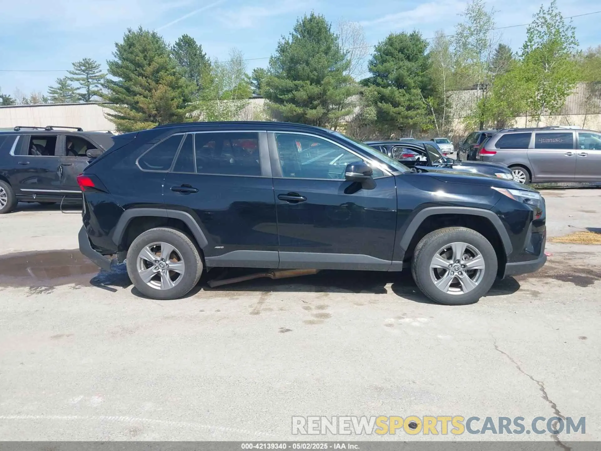 13 Photograph of a damaged car 4T3RWRFV6NU055777 TOYOTA RAV4 HYBRID 2022
