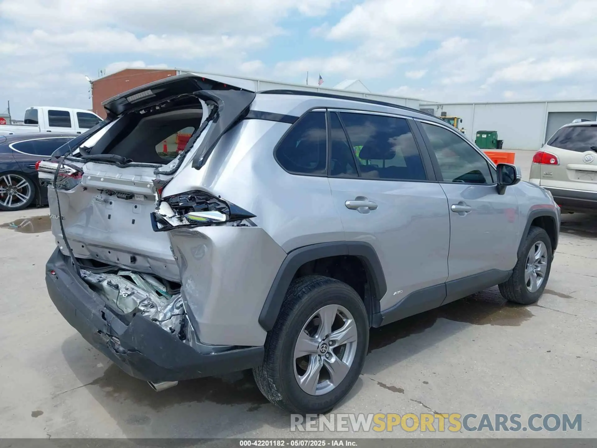 4 Фотография поврежденного автомобиля 4T3RWRFV7NU076220 TOYOTA RAV4 HYBRID 2022
