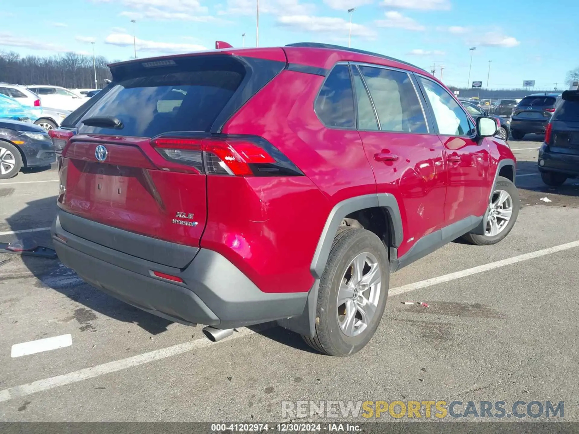 4 Photograph of a damaged car 4T3RWRFV8NU060446 TOYOTA RAV4 HYBRID 2022
