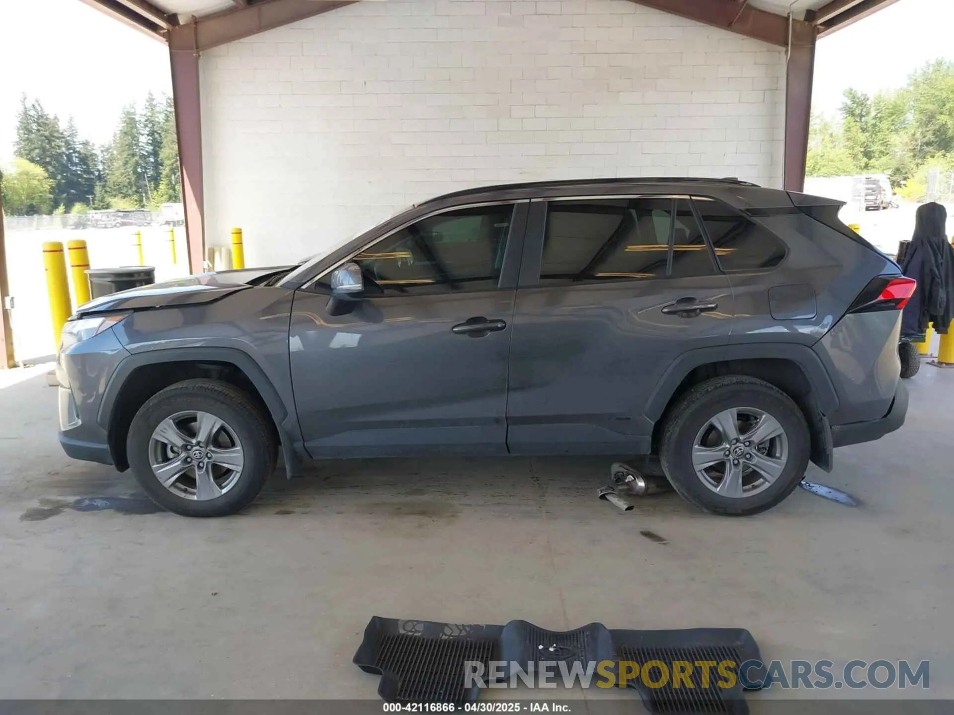 14 Photograph of a damaged car 4T3RWRFV9NU063517 TOYOTA RAV4 HYBRID 2022