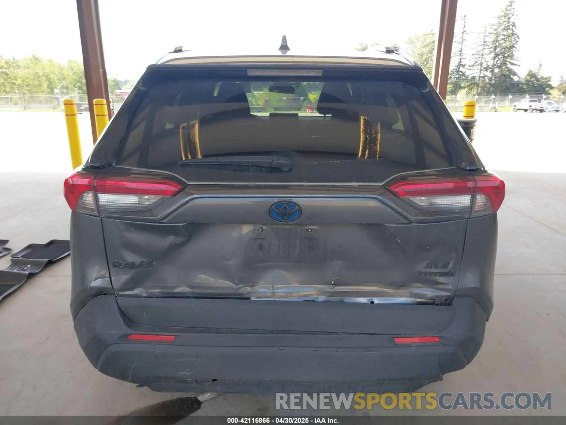 16 Photograph of a damaged car 4T3RWRFV9NU063517 TOYOTA RAV4 HYBRID 2022