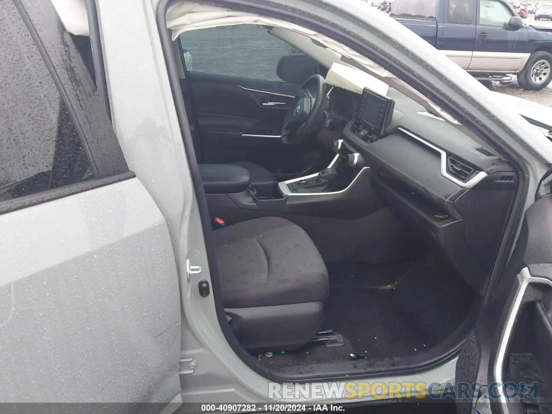 5 Photograph of a damaged car 4T3RWRFV9NU072508 TOYOTA RAV4 HYBRID 2022