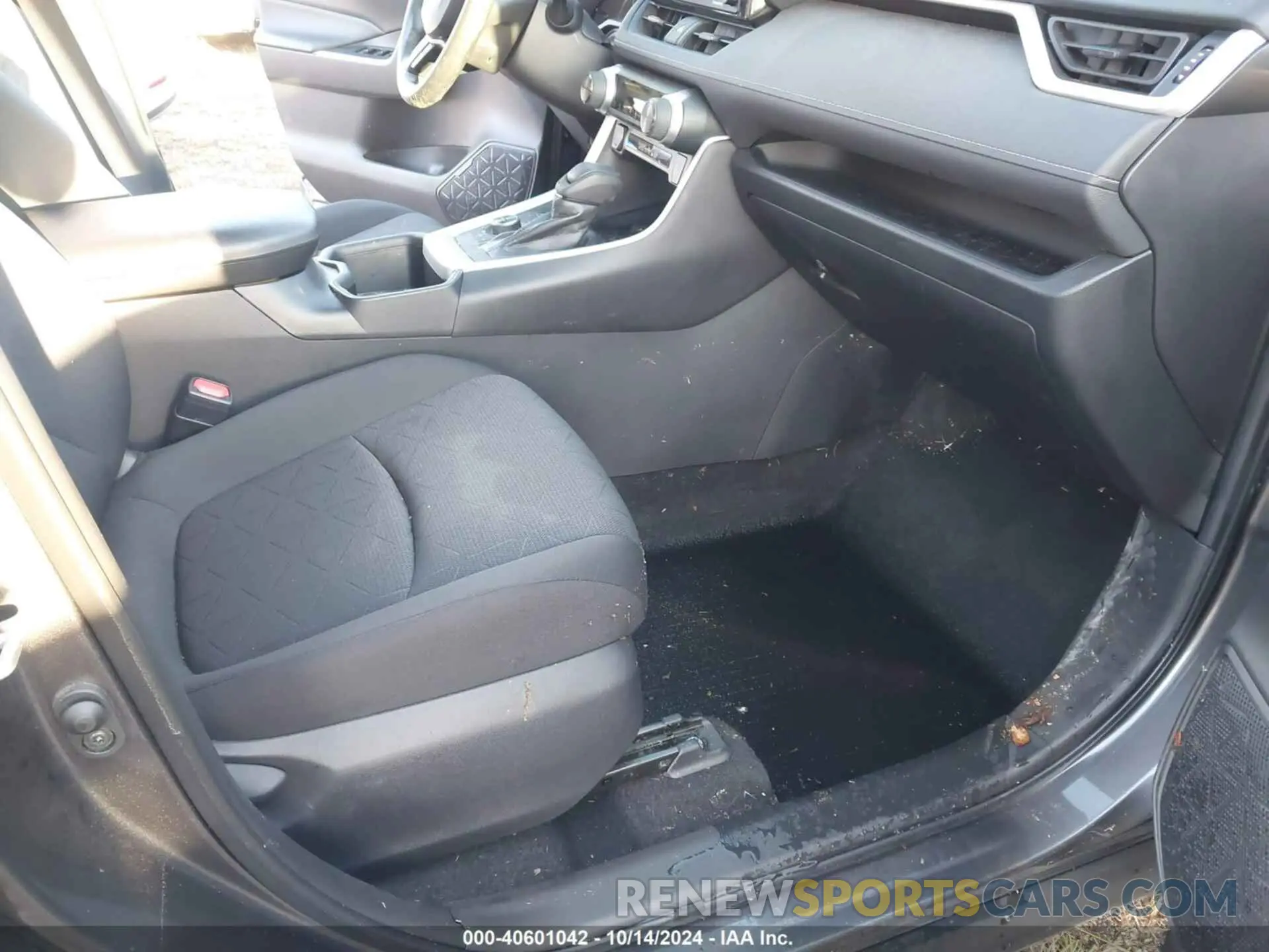 5 Photograph of a damaged car 4T3RWRFV9NU077580 TOYOTA RAV4 HYBRID 2022