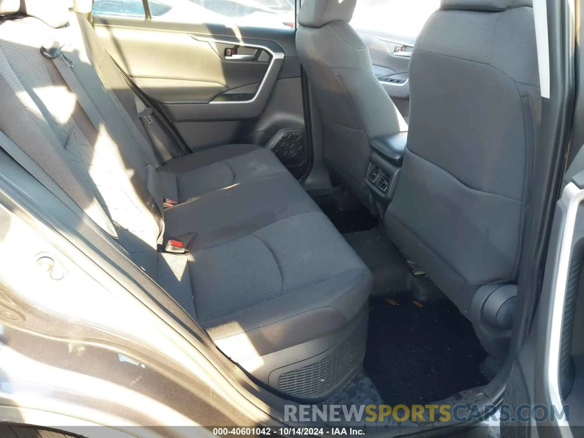 8 Photograph of a damaged car 4T3RWRFV9NU077580 TOYOTA RAV4 HYBRID 2022