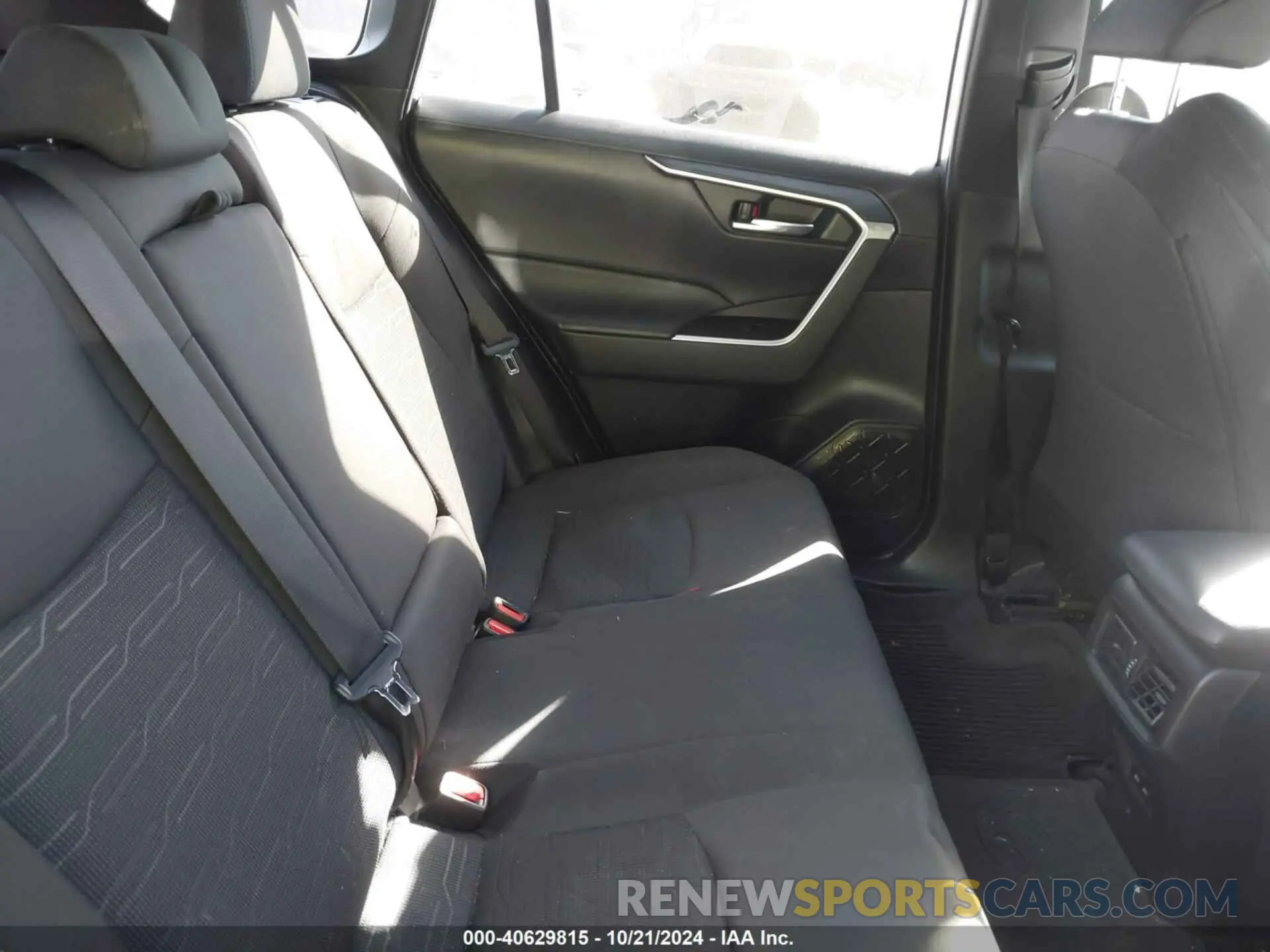 8 Photograph of a damaged car 4T3T6RFV2NU064837 TOYOTA RAV4 HYBRID 2022