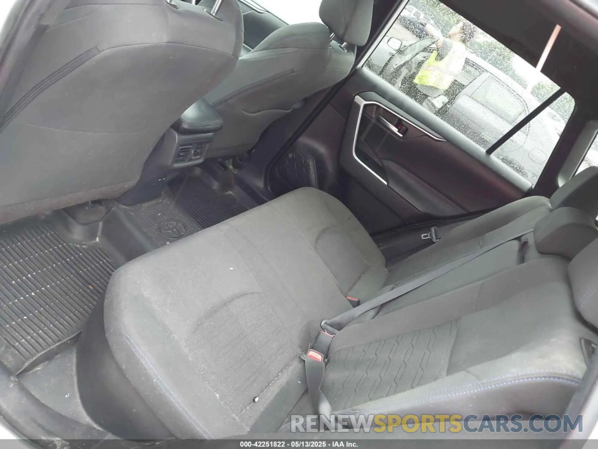22 Photograph of a damaged car 4T3T6RFV4NU085592 TOYOTA RAV4 HYBRID 2022