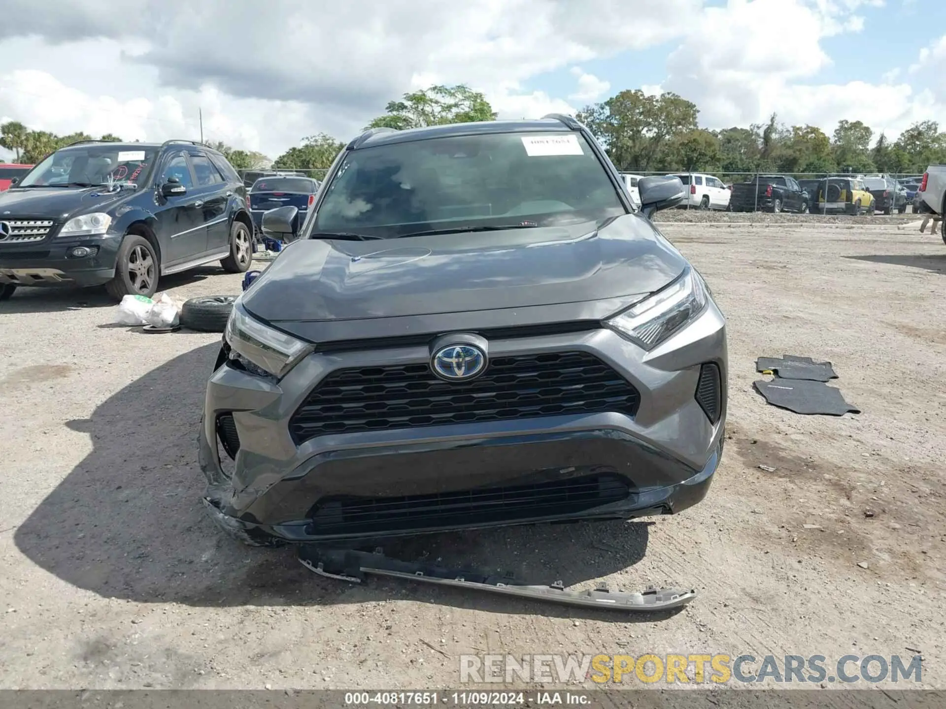 12 Photograph of a damaged car 4T3T6RFV6NU094441 TOYOTA RAV4 HYBRID 2022