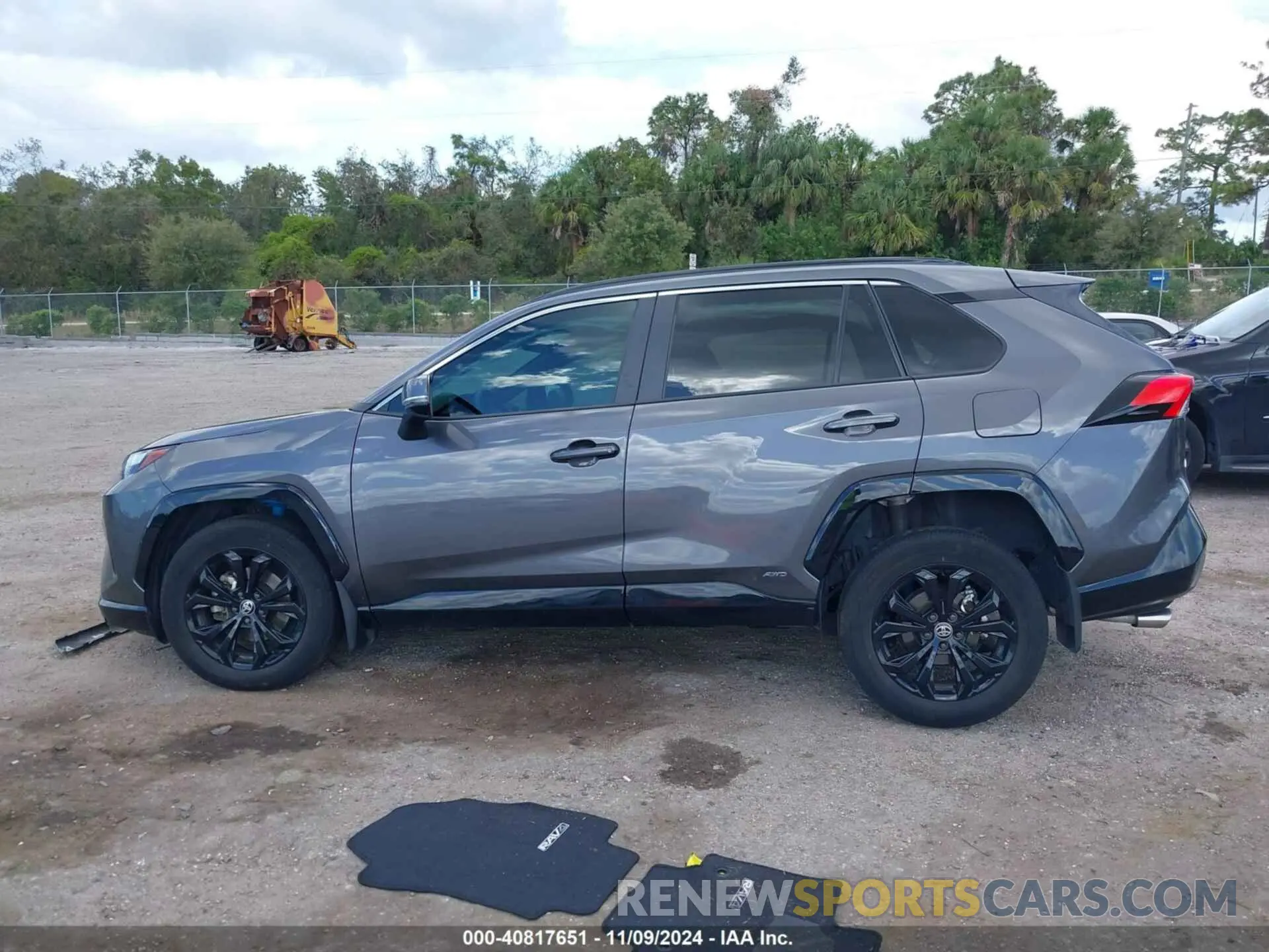 14 Photograph of a damaged car 4T3T6RFV6NU094441 TOYOTA RAV4 HYBRID 2022