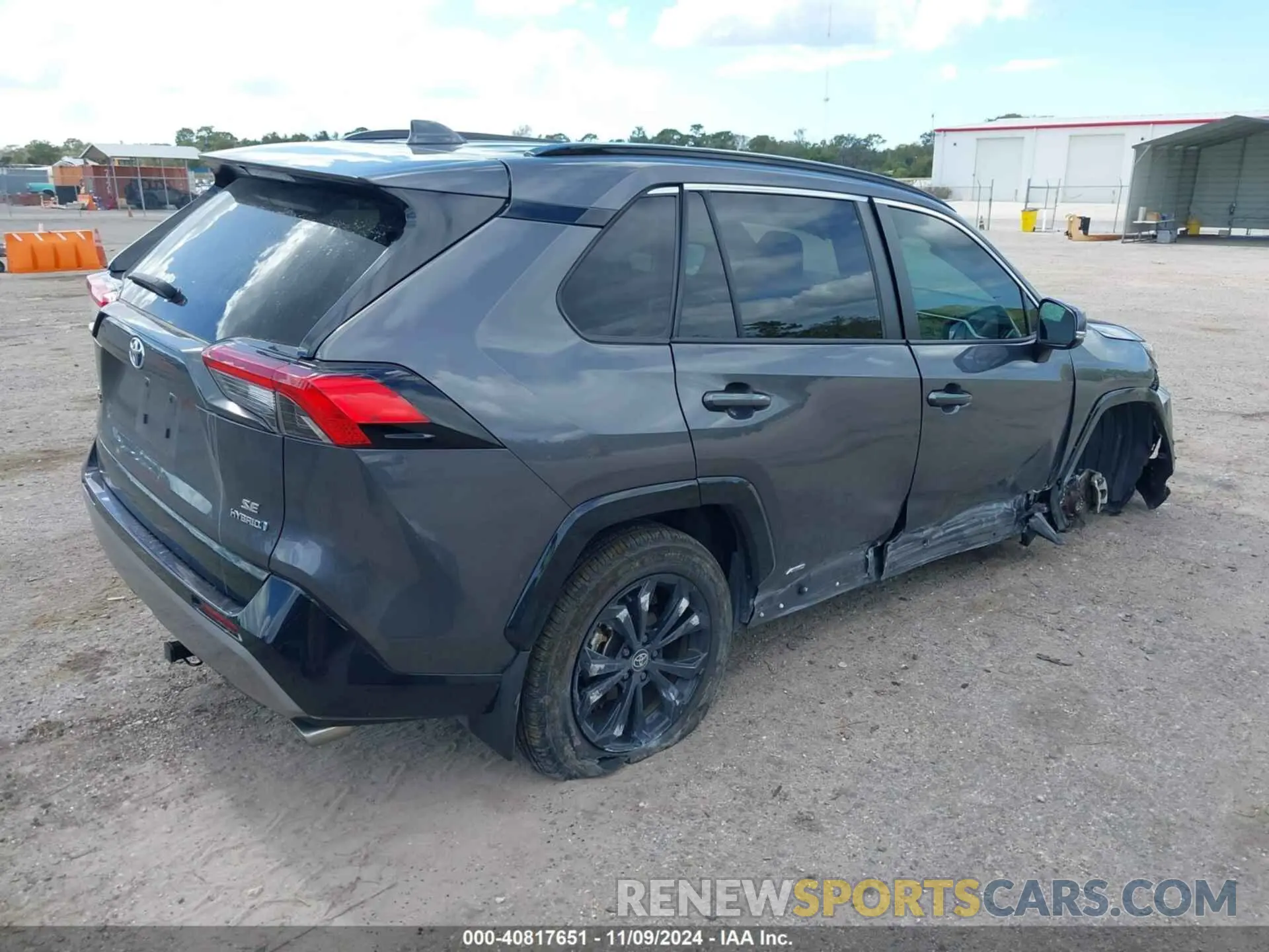 4 Photograph of a damaged car 4T3T6RFV6NU094441 TOYOTA RAV4 HYBRID 2022