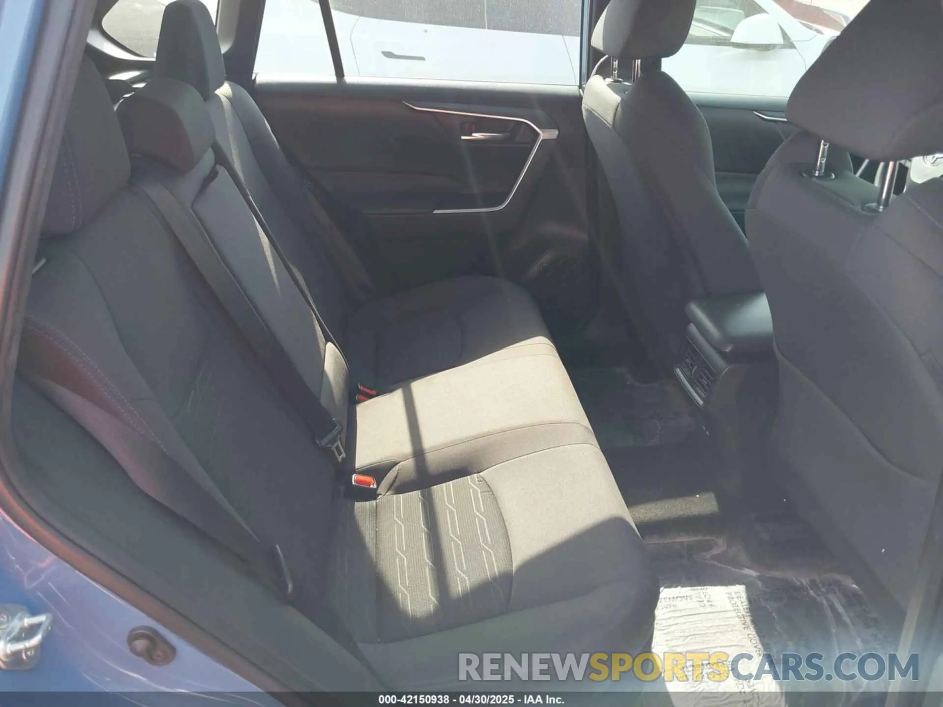 8 Фотография поврежденного автомобиля JTM16RFV0ND071693 TOYOTA RAV4 HYBRID 2022