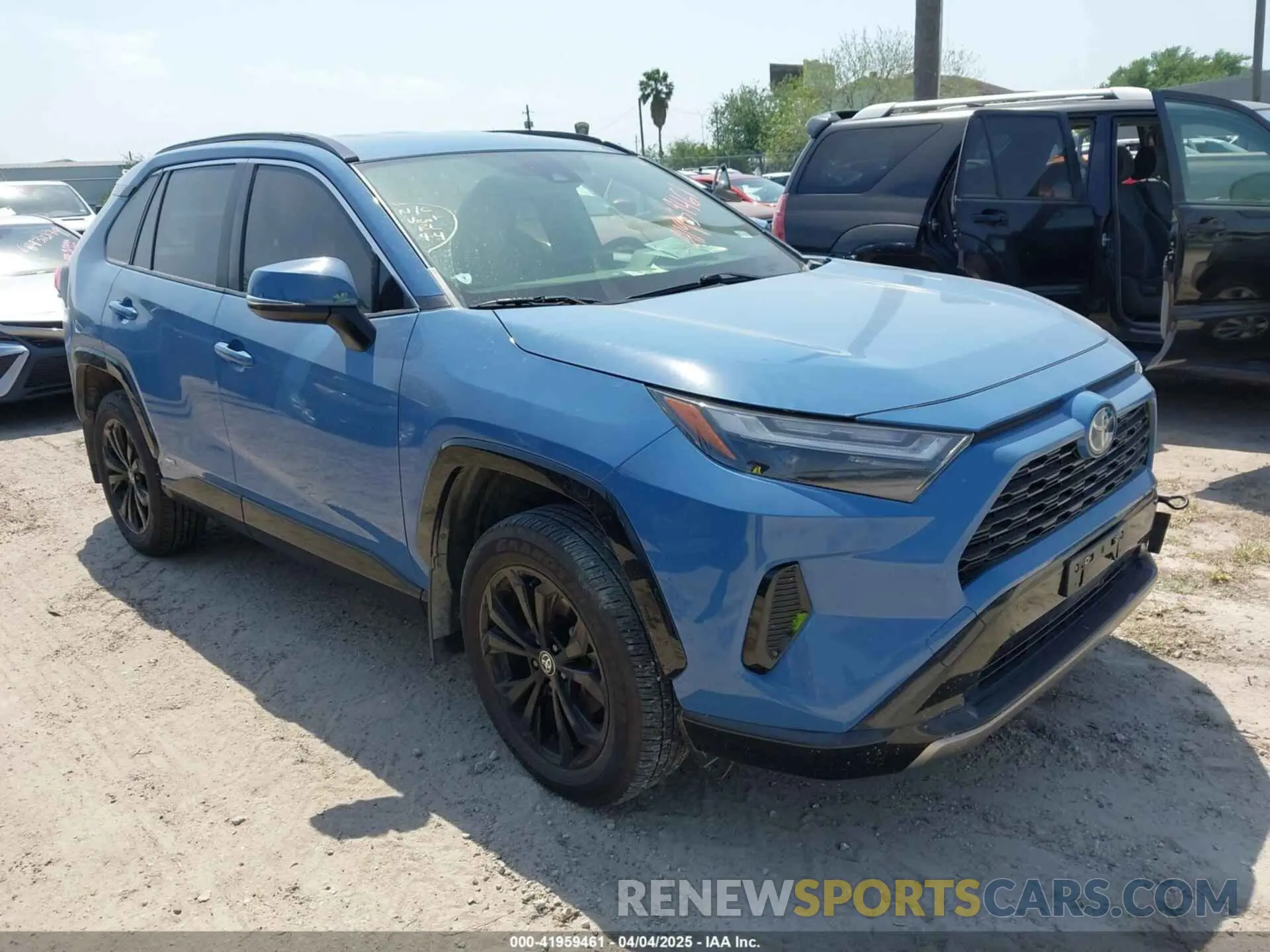 1 Фотография поврежденного автомобиля JTM16RFV3ND065595 TOYOTA RAV4 HYBRID 2022