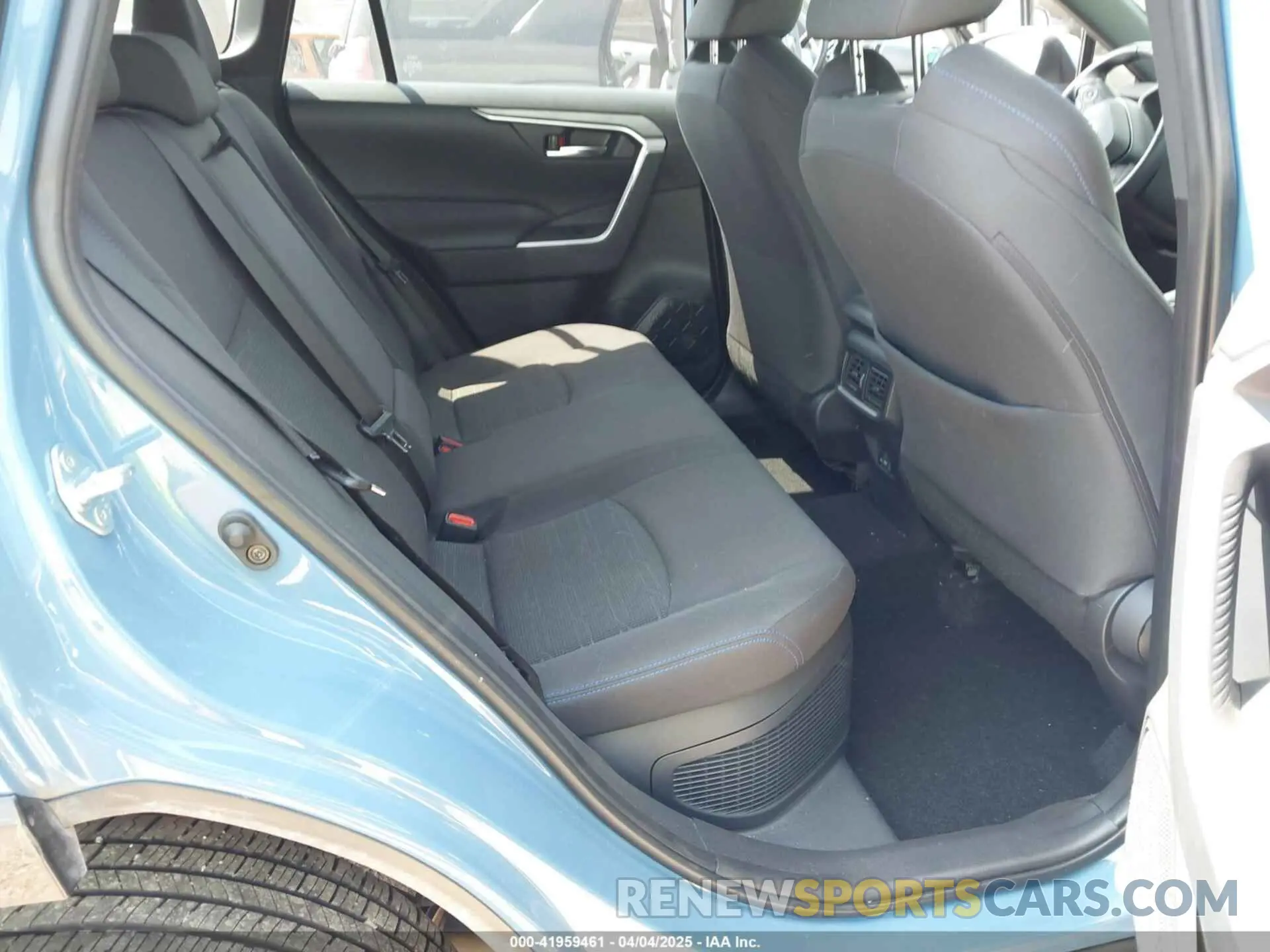 8 Фотография поврежденного автомобиля JTM16RFV3ND065595 TOYOTA RAV4 HYBRID 2022