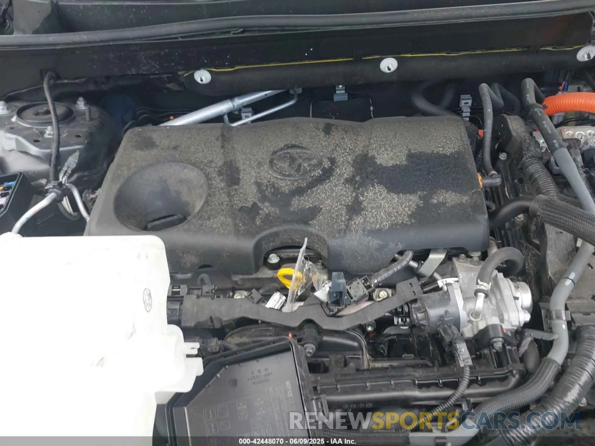 10 Photograph of a damaged car JTM16RFV6ND521976 TOYOTA RAV4 HYBRID 2022