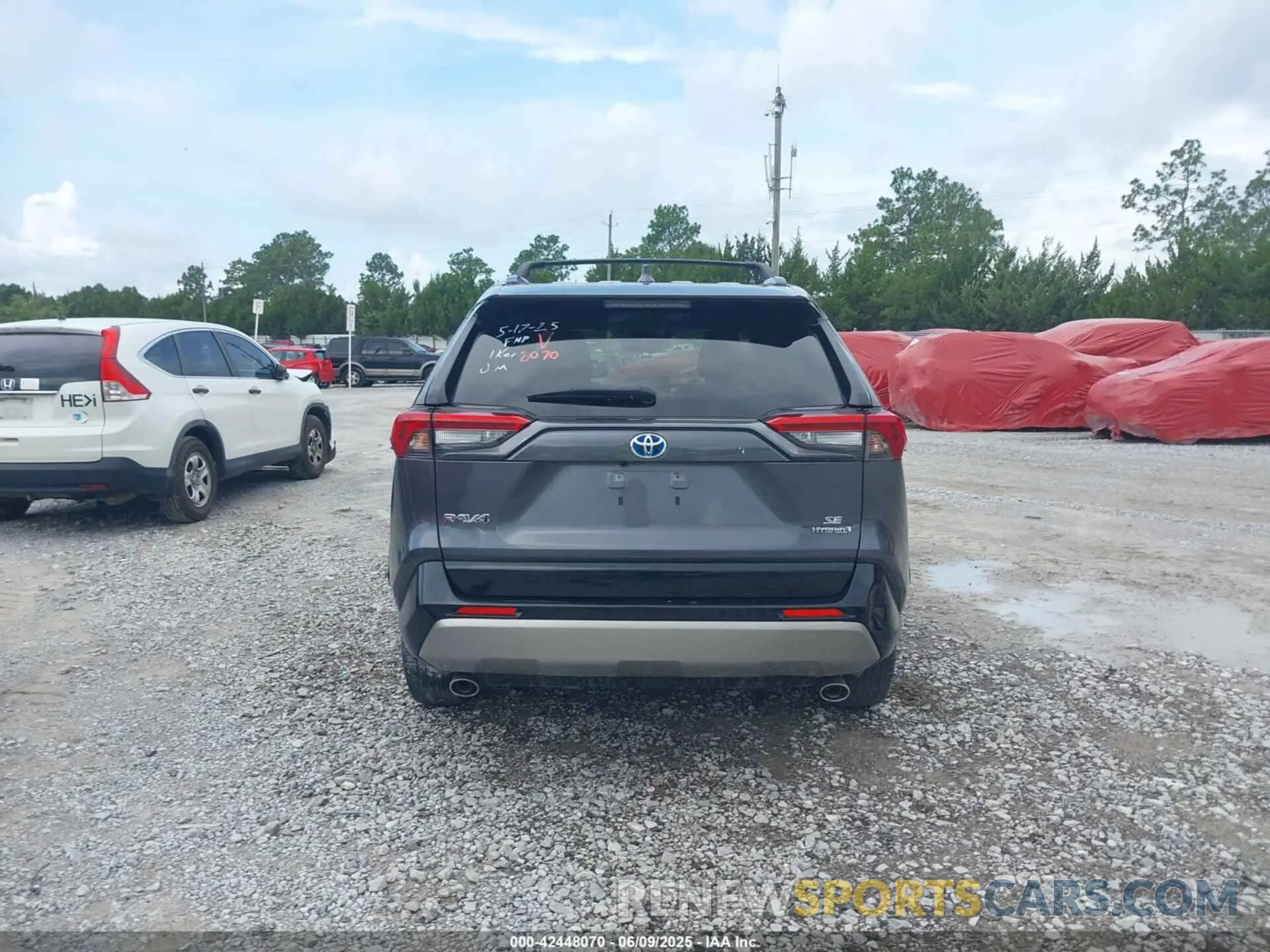 17 Photograph of a damaged car JTM16RFV6ND521976 TOYOTA RAV4 HYBRID 2022