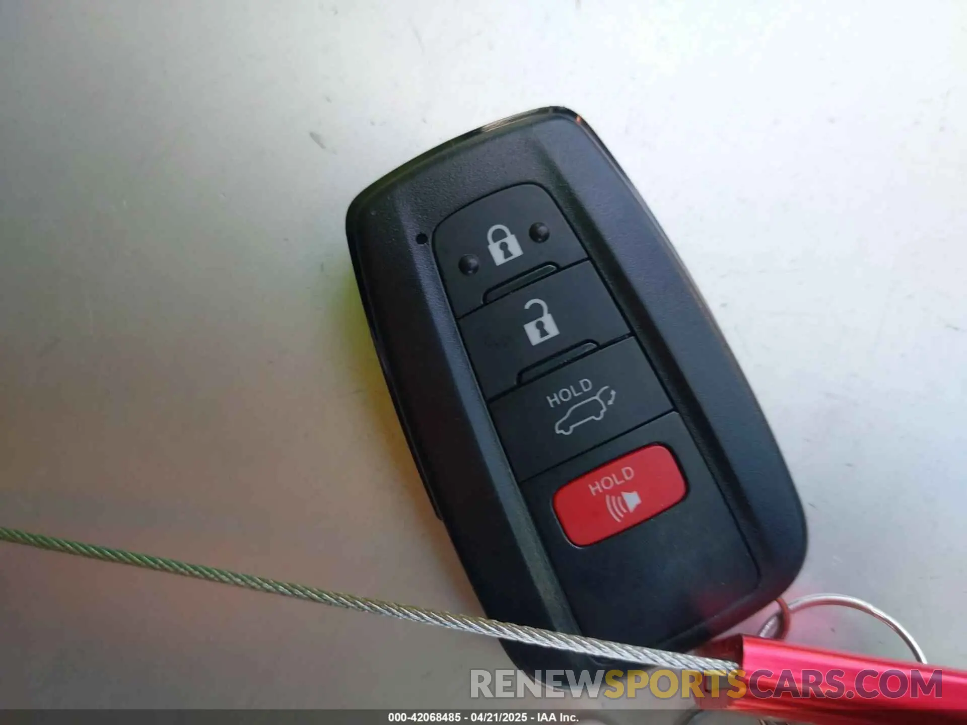11 Photograph of a damaged car JTM16RFV7ND062263 TOYOTA RAV4 HYBRID 2022
