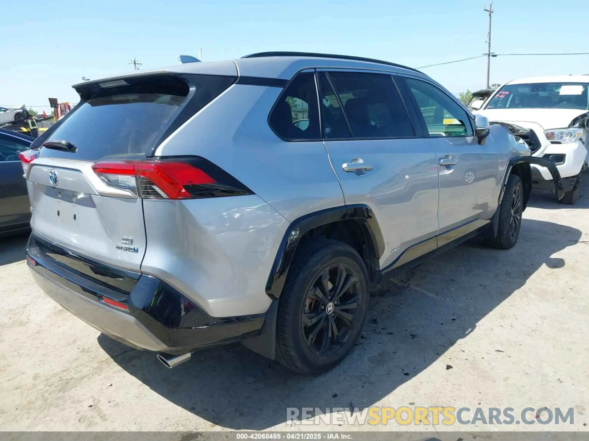 4 Photograph of a damaged car JTM16RFV7ND062263 TOYOTA RAV4 HYBRID 2022