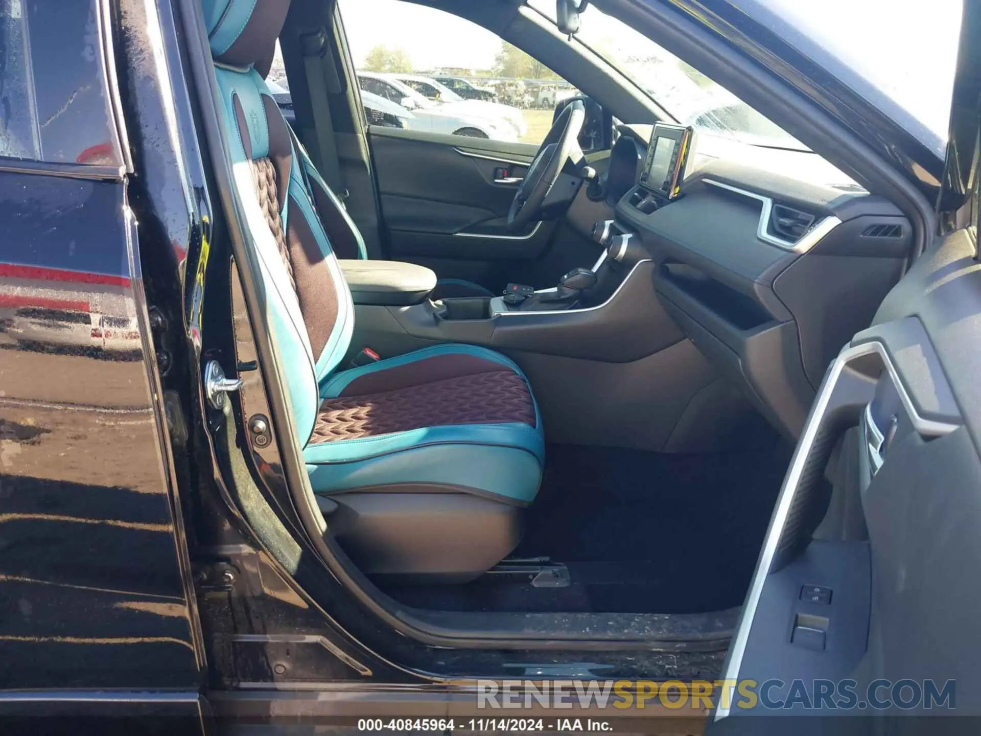 5 Photograph of a damaged car JTM16RFV7ND065308 TOYOTA RAV4 HYBRID 2022