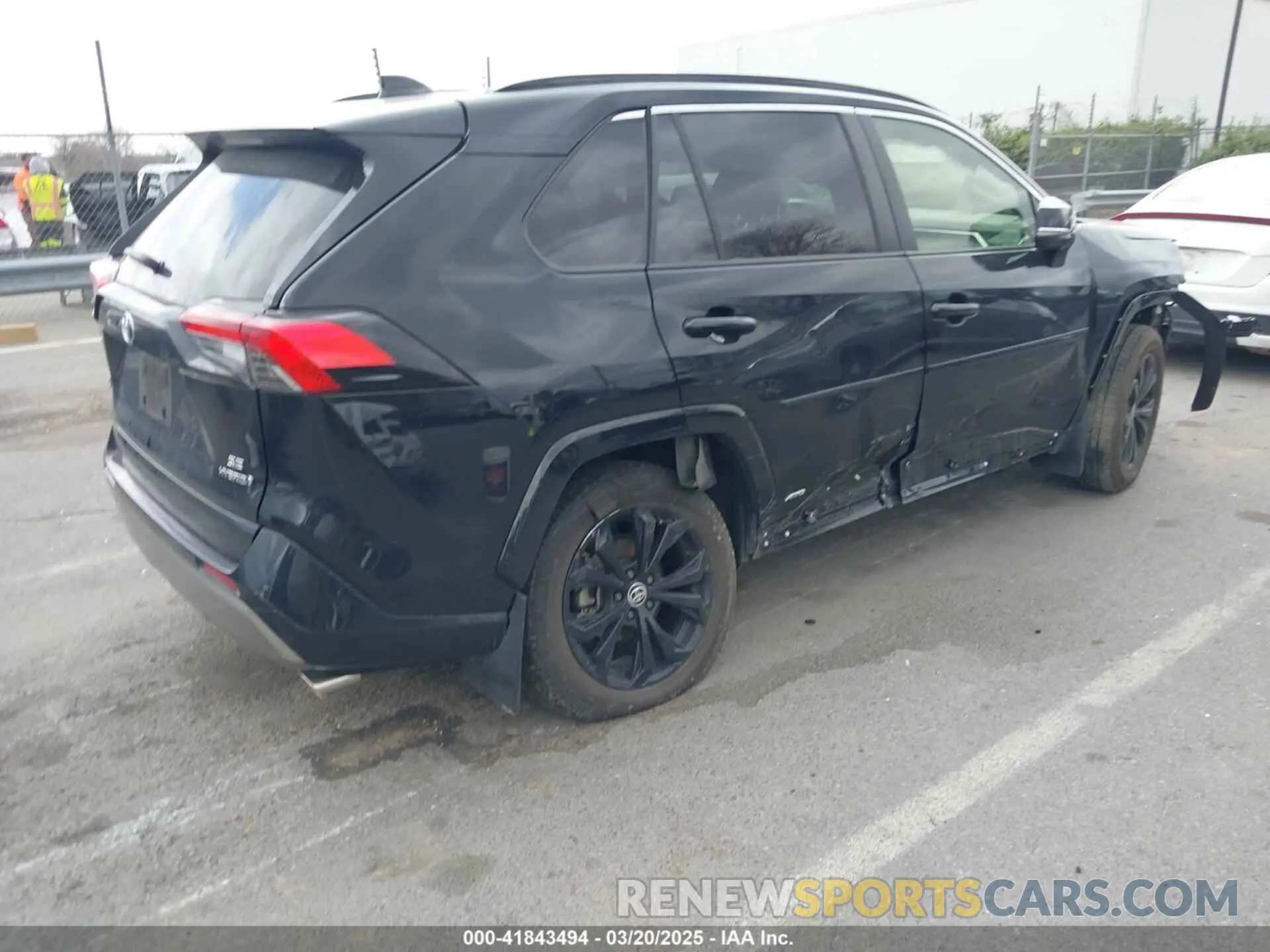 4 Фотография поврежденного автомобиля JTM16RFV8ND056777 TOYOTA RAV4 HYBRID 2022