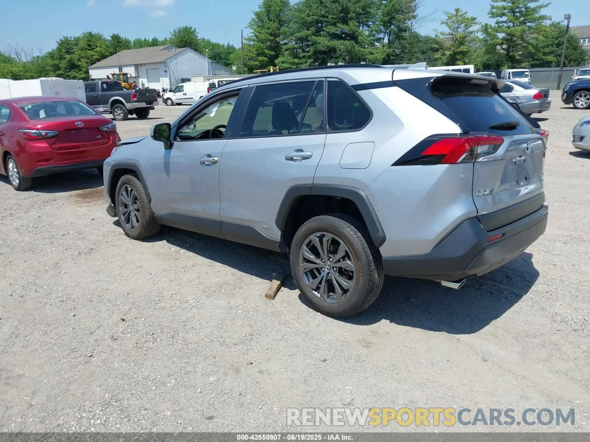 3 Photograph of a damaged car JTMB6RFV1ND063963 TOYOTA RAV4 HYBRID 2022