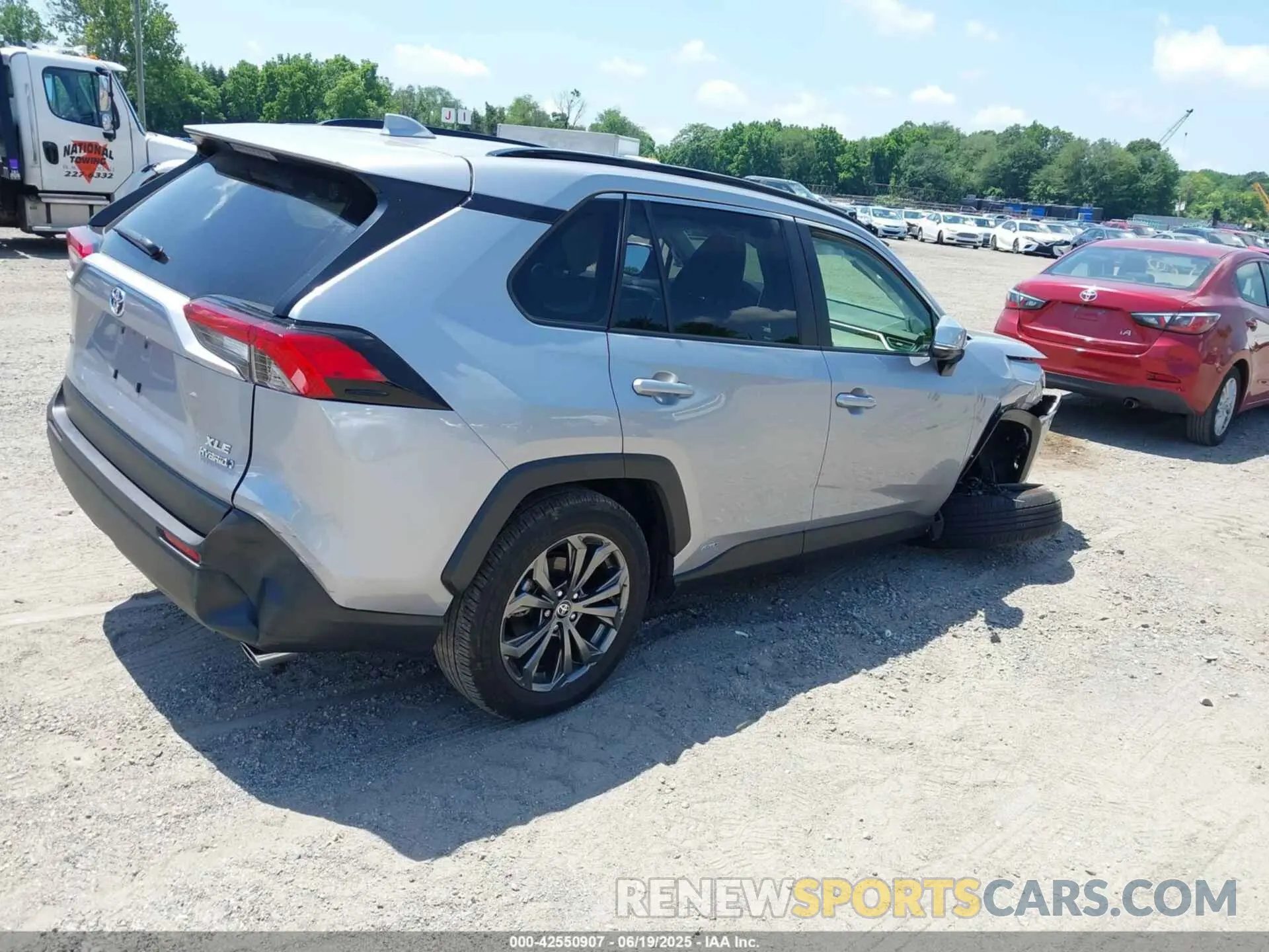 4 Photograph of a damaged car JTMB6RFV1ND063963 TOYOTA RAV4 HYBRID 2022