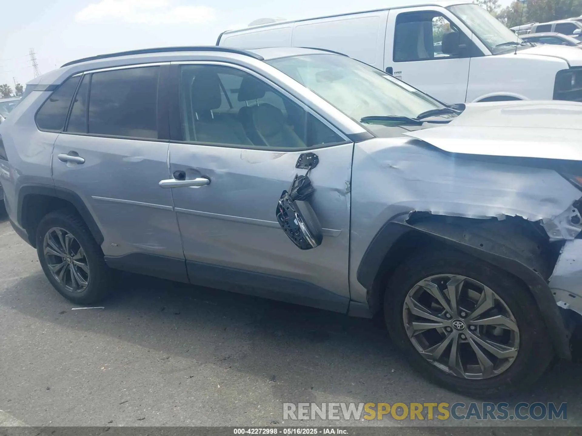 13 Фотография поврежденного автомобиля JTMB6RFV8ND056654 TOYOTA RAV4 HYBRID 2022