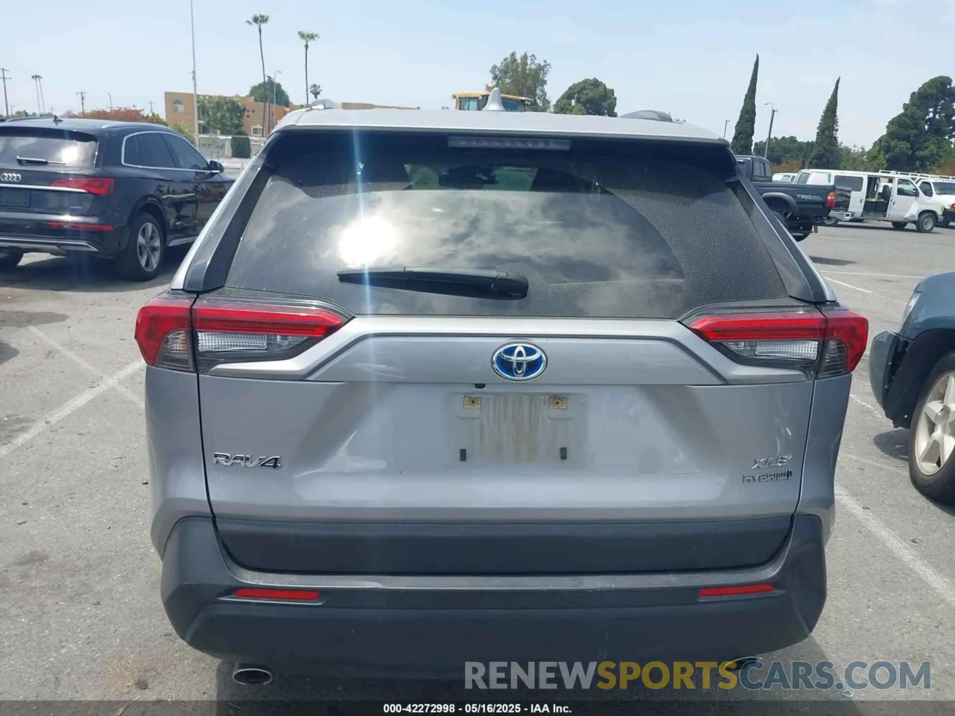 16 Фотография поврежденного автомобиля JTMB6RFV8ND056654 TOYOTA RAV4 HYBRID 2022
