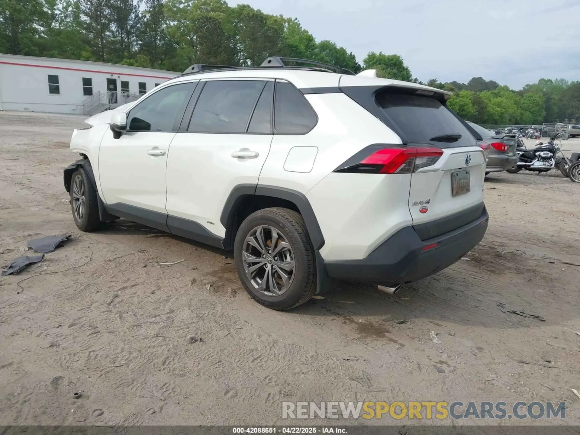 3 Photograph of a damaged car JTMB6RFV9ND078419 TOYOTA RAV4 HYBRID 2022